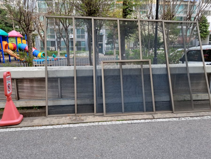 동작구 본동 방충망 교체 시공 사진 1